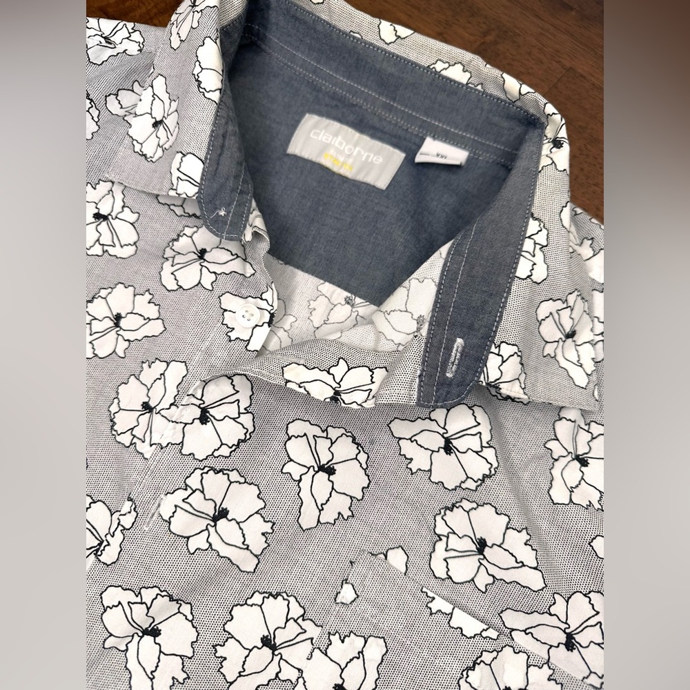 Claiborne Men’s Gray Short Sleeve White Floral Print Button down size XXL EUC